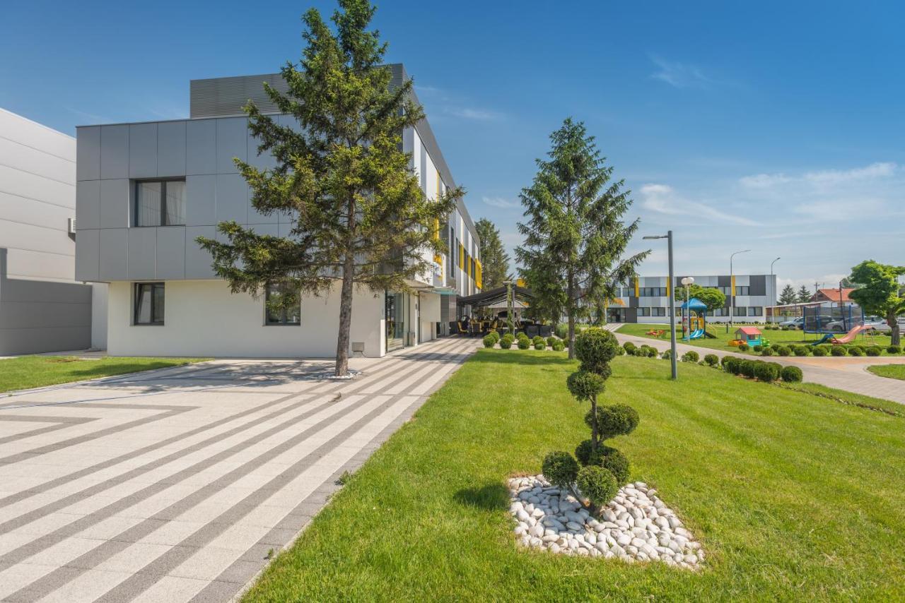 Hotel Stobex Loznica Exterior foto